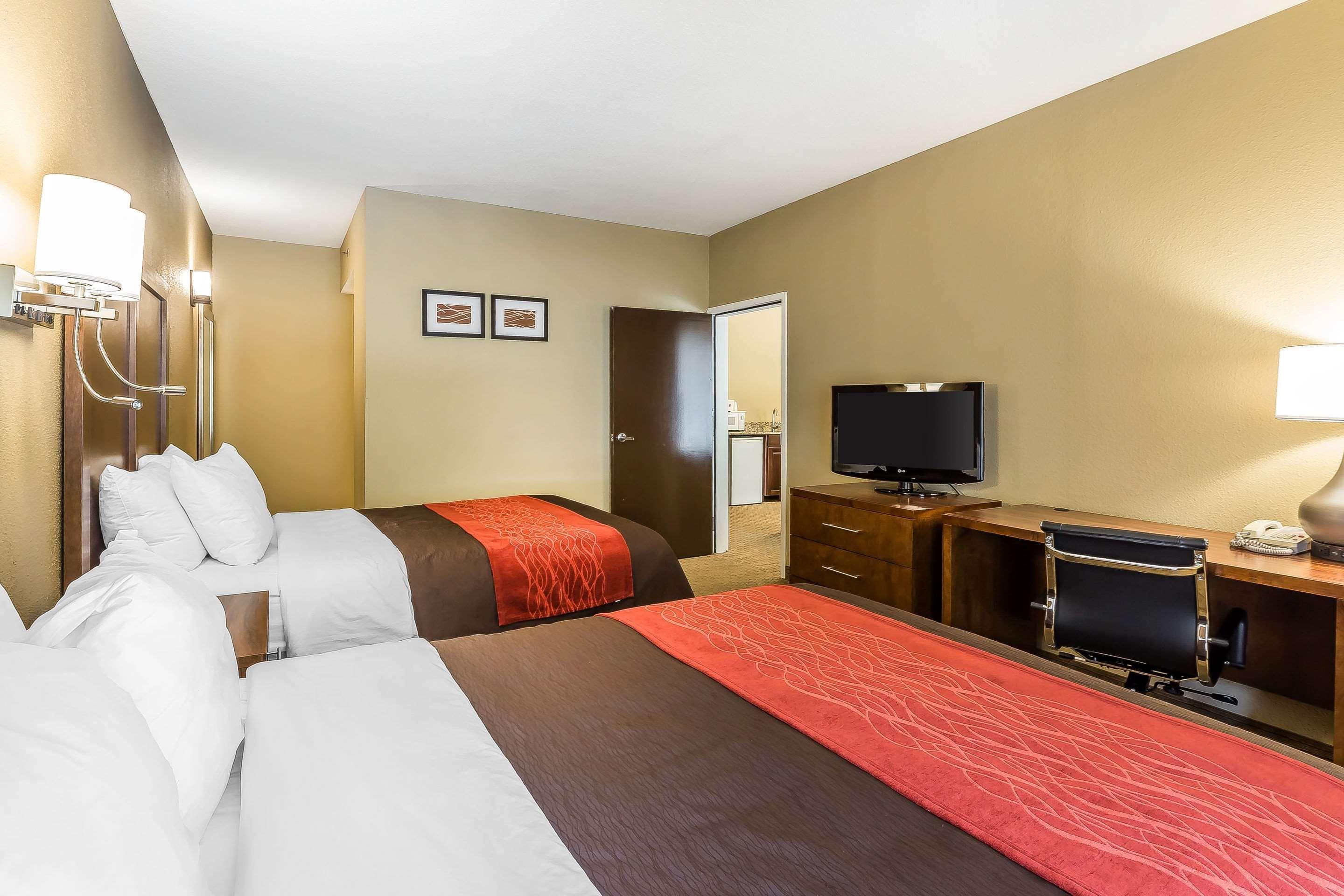 Comfort Inn & Suites Dalton Exterior photo