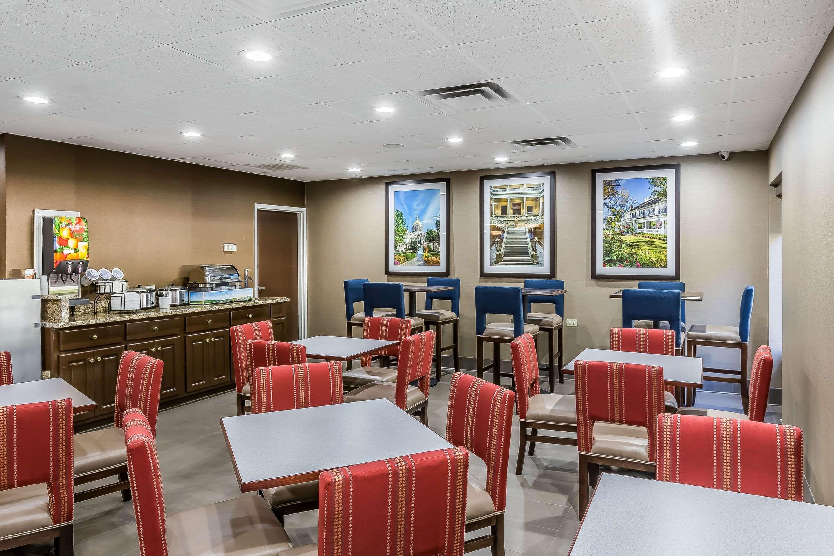 Comfort Inn & Suites Dalton Exterior photo