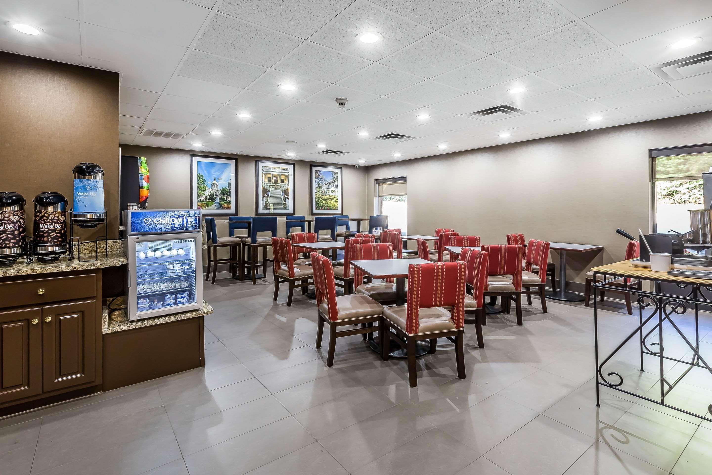 Comfort Inn & Suites Dalton Exterior photo